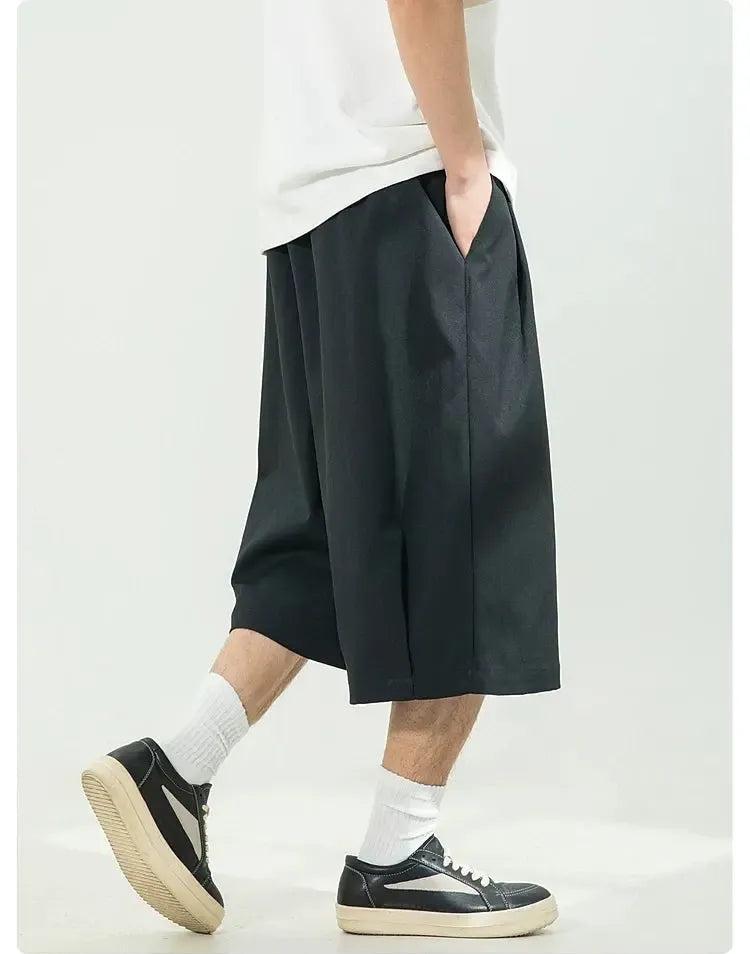 Slant Pocket Pleated Shorts