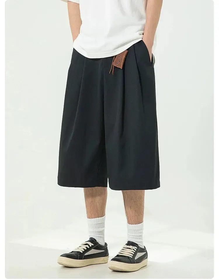 Slant Pocket Pleated Shorts