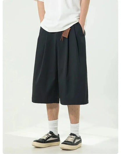 Slant Pocket Pleated Shorts