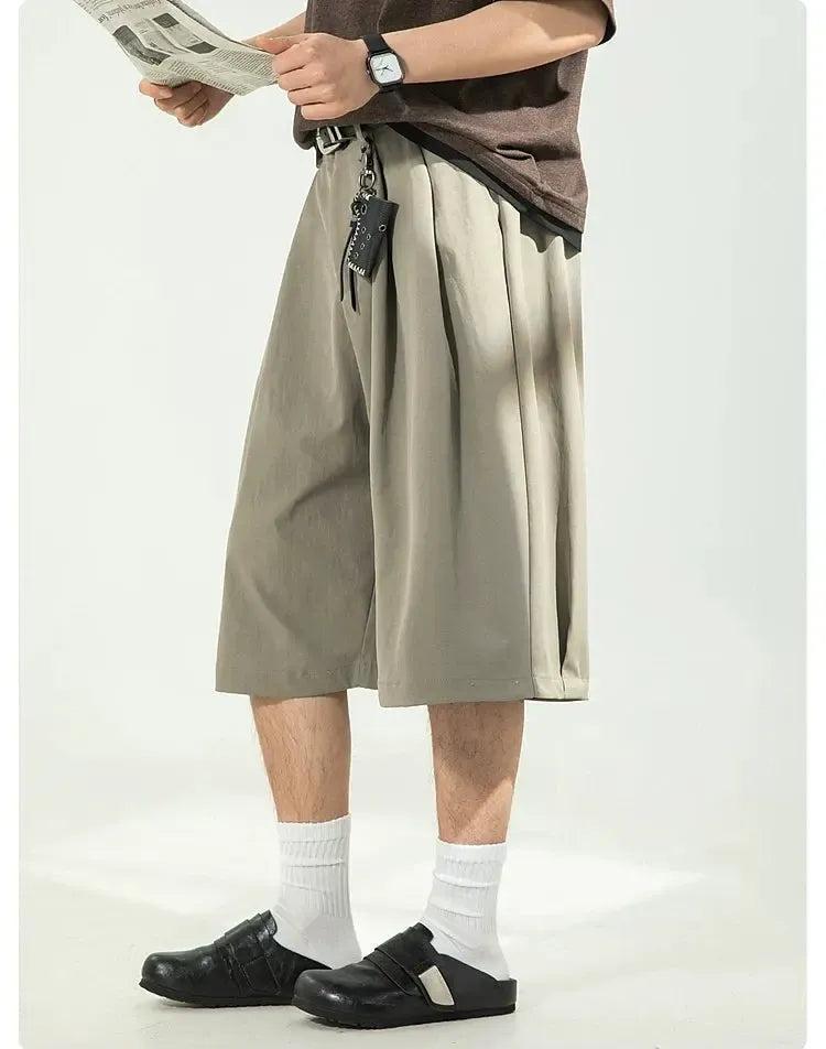 Slant Pocket Pleated Shorts