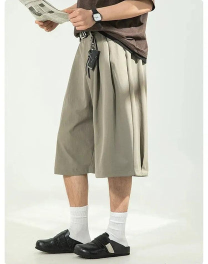 Slant Pocket Pleated Shorts