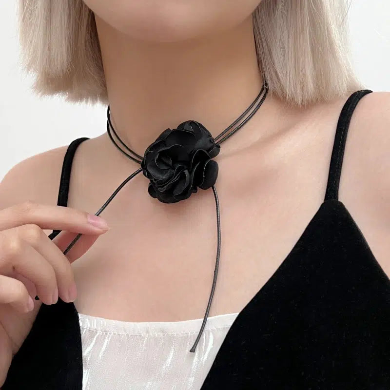 Super Fairy Black Rose Necklace